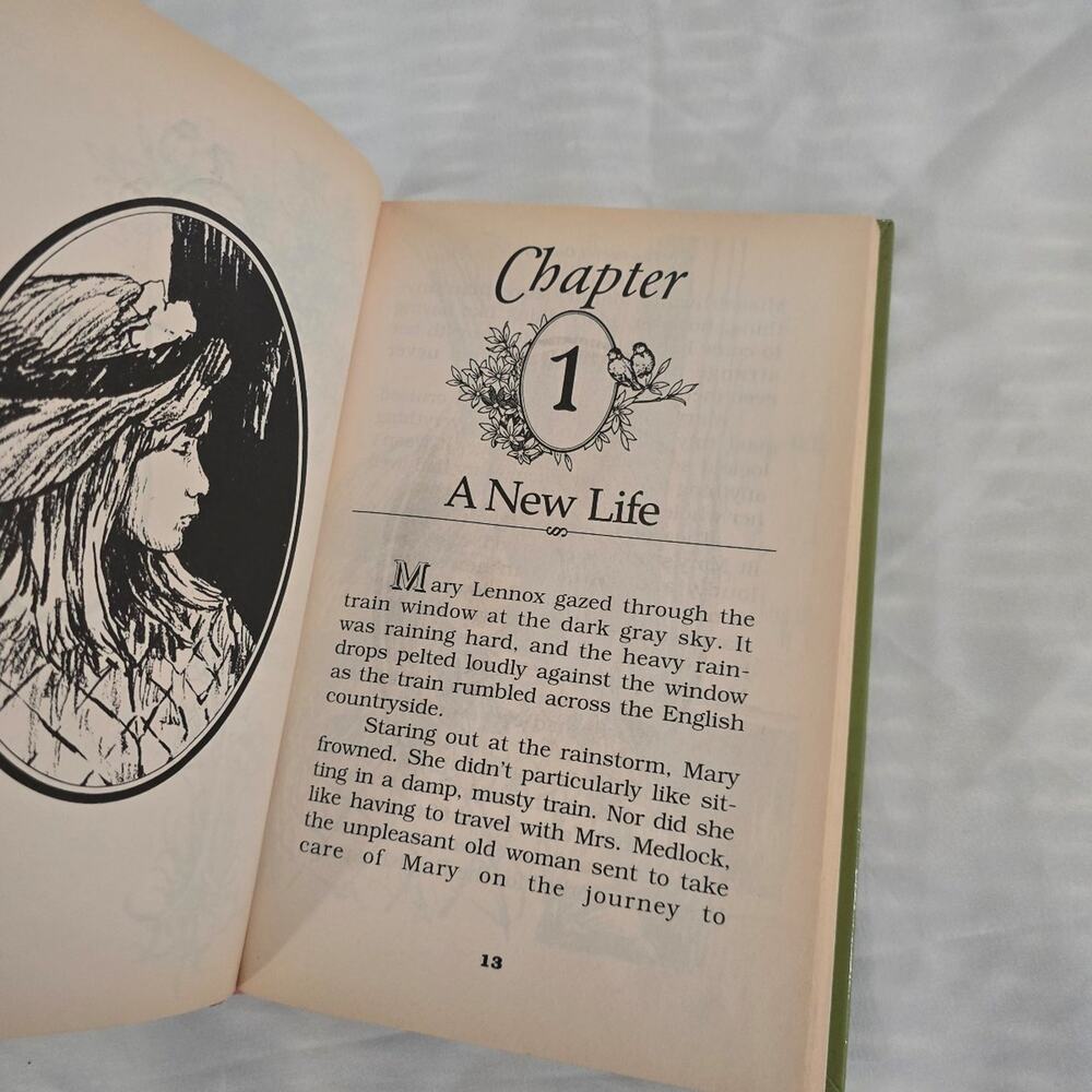 The Secret Garden Vintage Book By Frances Hodgson Burnett (Hard Cover) - Picture 4 of 4